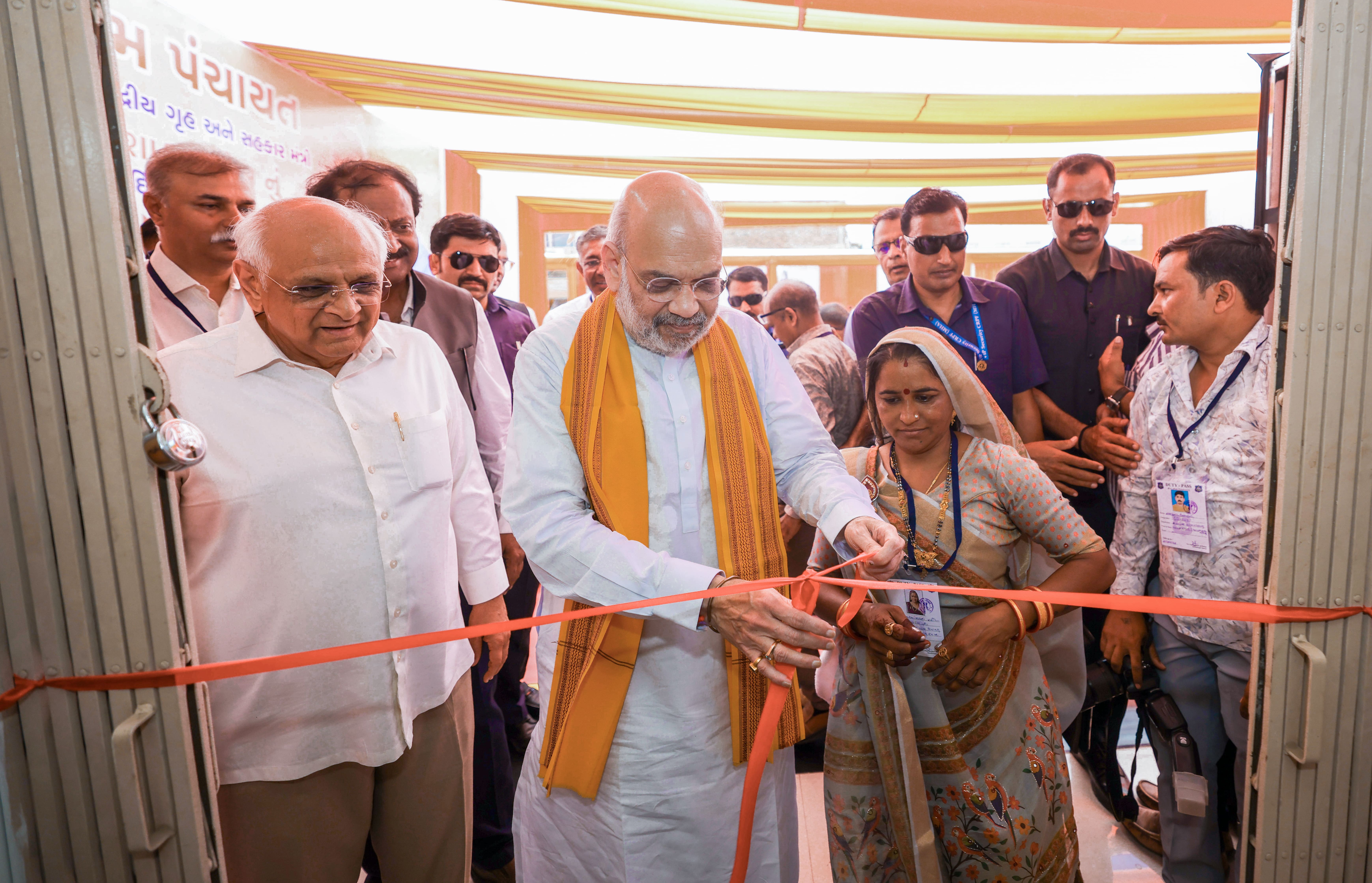  Union Home Minister and Minister of Cooperation Shri Amit Shah today inaugurated the new Gram Panchayat office building in Kalol, Gandhinagar.