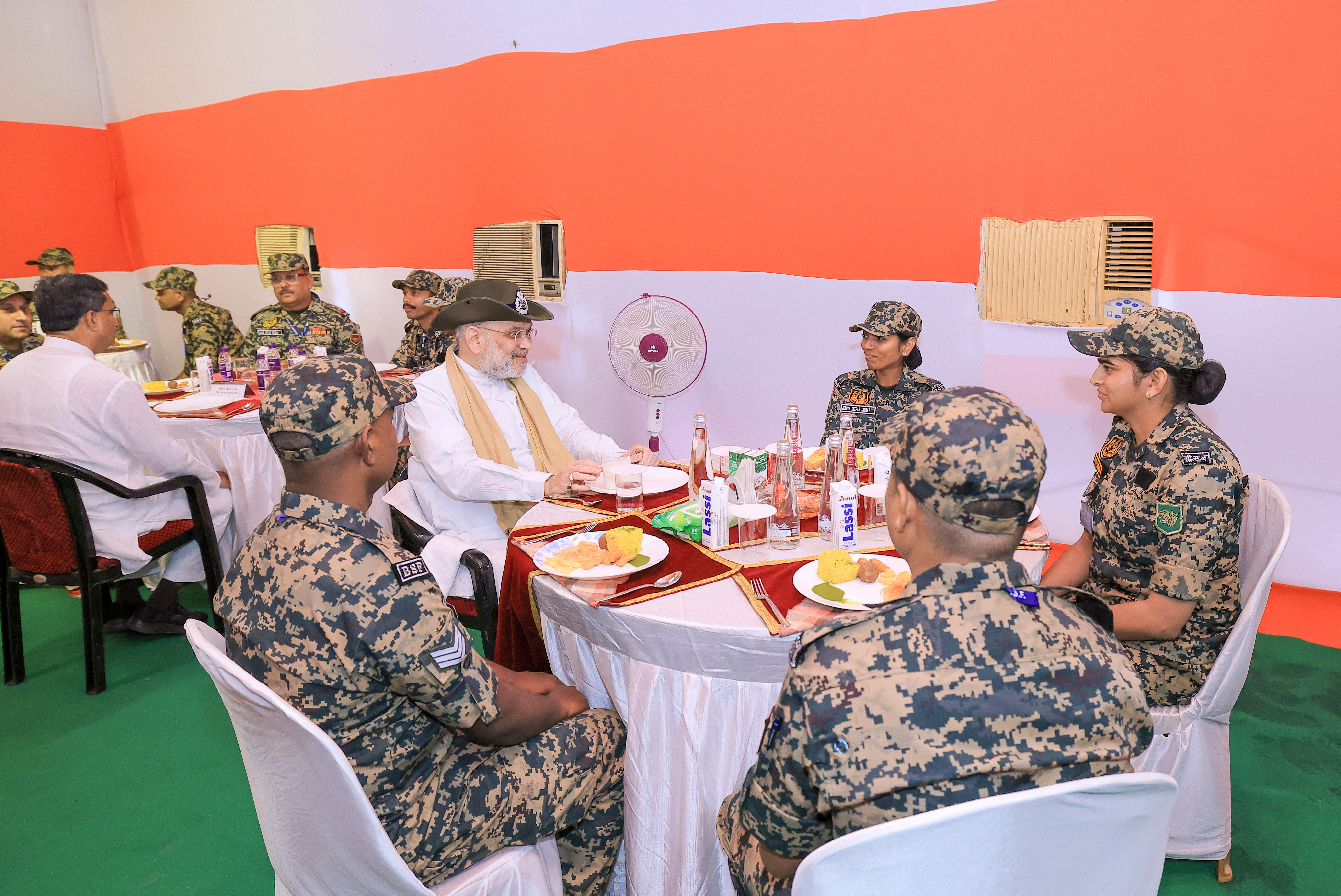 Shri Amit Shah interacted with the valiant BSF jawans during High Tea at Lankamura Border Outpost in Tripura