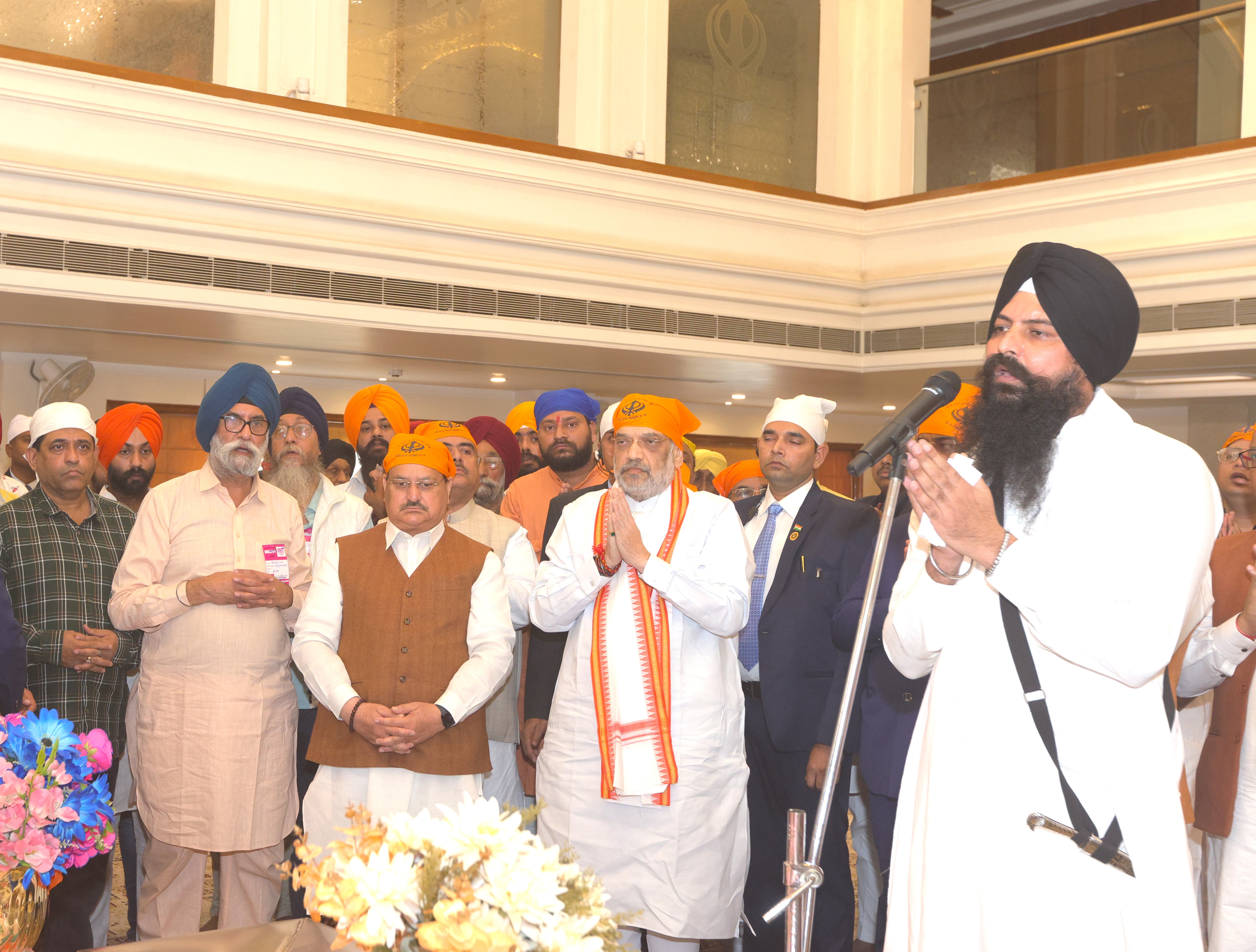 hri Amit Shah sought blessings at Gurudwara Shri Badi Sangat Sahib at Kolkata, West Bengal on the occasion of Veer Baal Diwas