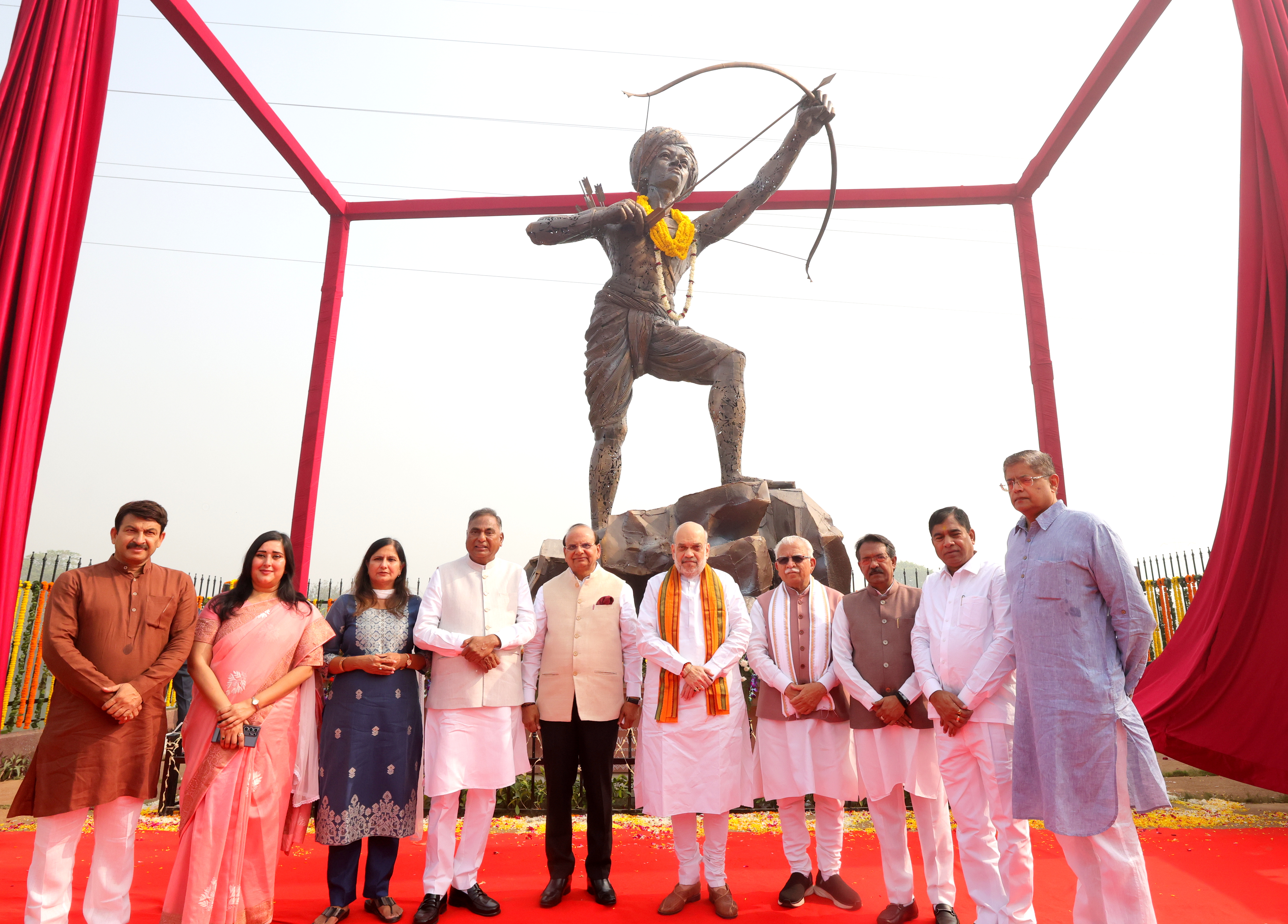 Shri Amit Shah unveils a grand statue of Bhagwan Birsa Munda in New Delhi on the occasion of his 150th birth anniversary