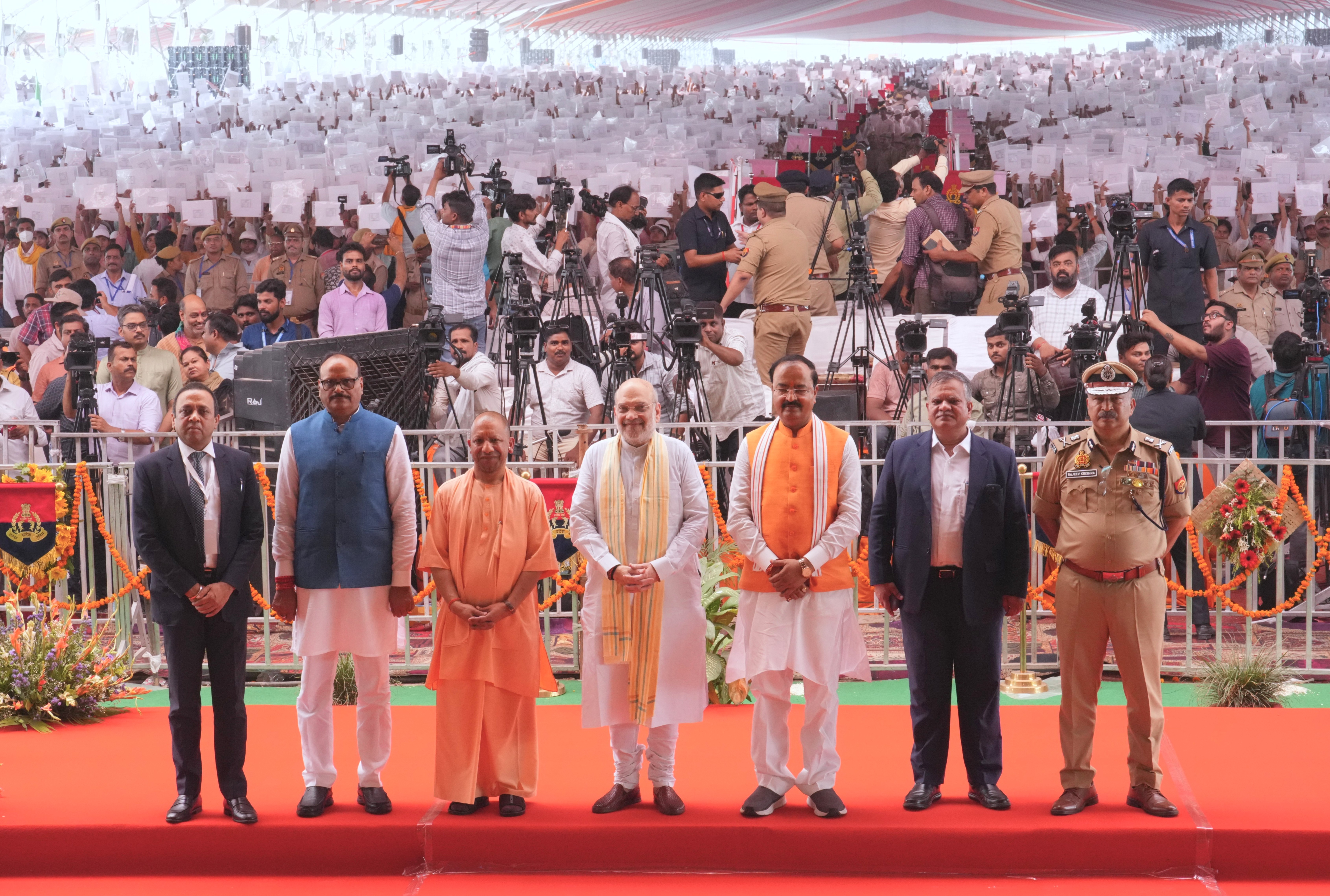 Shri Amit Shah, distributes appointment letters to 60,244 Civil Police Constables of Uttar Pradesh Police in Lucknow 