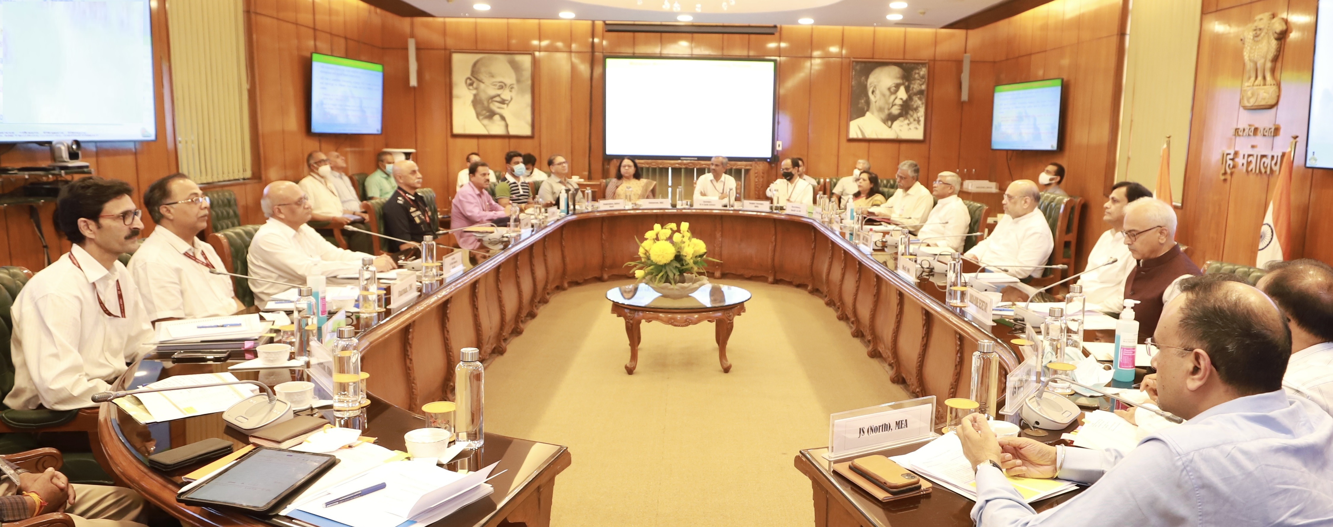 Shri Amit Shah held a high level meeting in Delhi today and reviewed the overall preparedness to deal with floods in the coming Monsoon